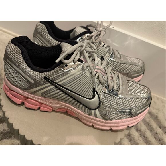 Nike Women's Zoom Vomero 5 Running Shoes Mesh Sneaker Shoes Silver Pink Size 7.5 - Picture 9 of 12